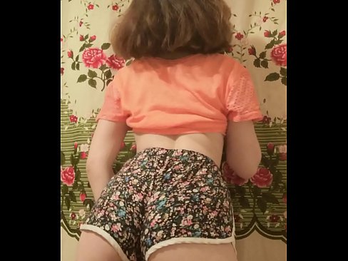 ❤️ Babe żagħżugħa sexy tqaxxir ix-xorts tagħha fuq il-kamera Porn biss fil-porn mt.porno-flix.ru ﹏